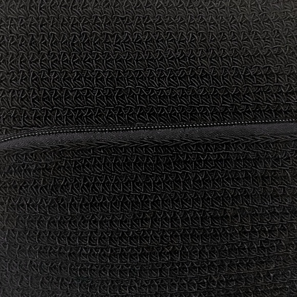 Crazy horse crochet shoulder bag. - Picture 6 of 6